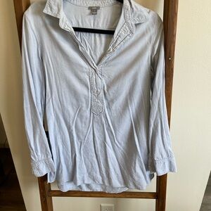 Aerie Woman’s Light Blue Long Sleeve Button Down Shirt for Work or Casual Wear